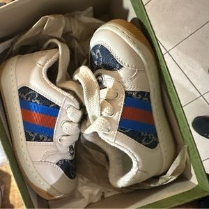 Gucci toddler gym shoes size 21 = 5  worn once